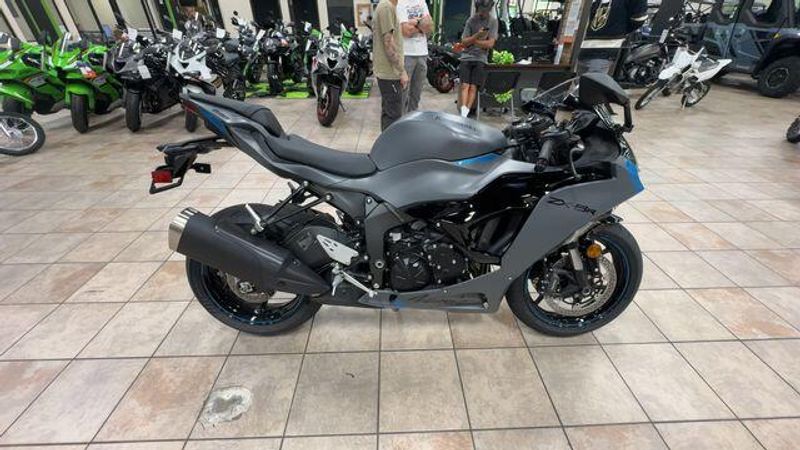 New 2026 Kawasaki NINJA ZX-6R ABS Image 5