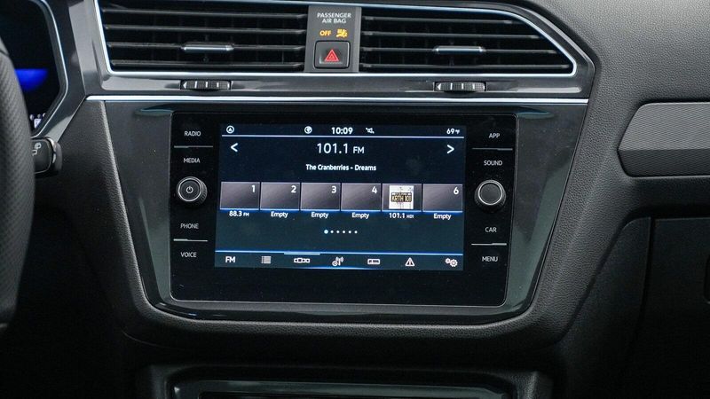 2023 Volkswagen Tiguan 2.0T SE R-Line BlackImage 14