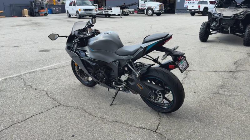 Used 2025 Kawasaki NINJA ZX-6R Image 6
