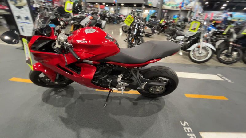 Used 2024 Ducati SUPERSPORT 950 Image 5