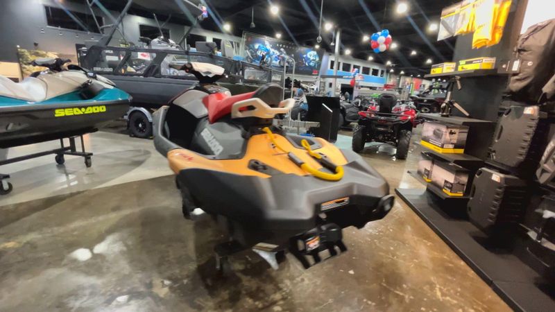 New 2024 Sea-Doo SPARK FOR 3 90 (SOUND SYSTEM) Image 2