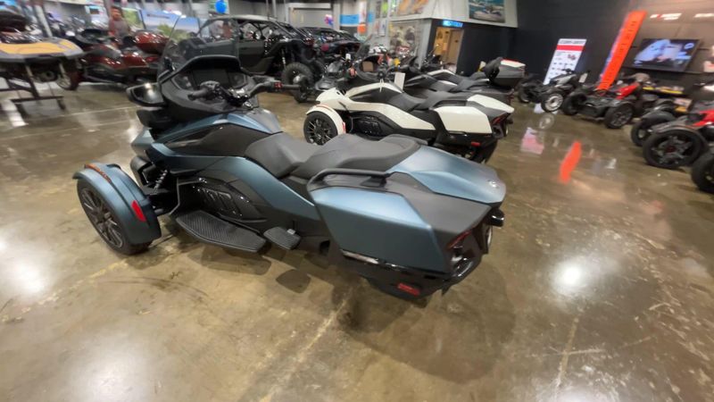 New 2026 Can-Am SPYDER RT (SE6) Image 2