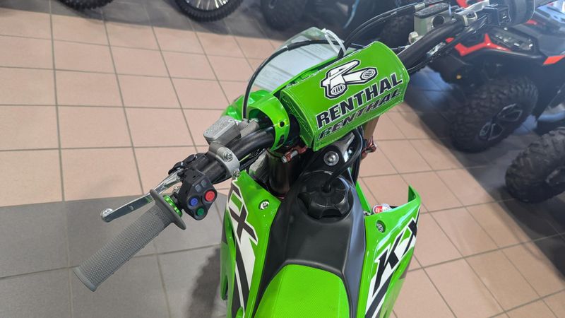 2025 Kawasaki KX450SR LIME GREEN Image 11