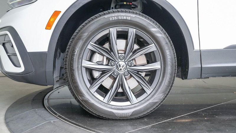 2022 Volkswagen Tiguan 2.0T SEImage 11