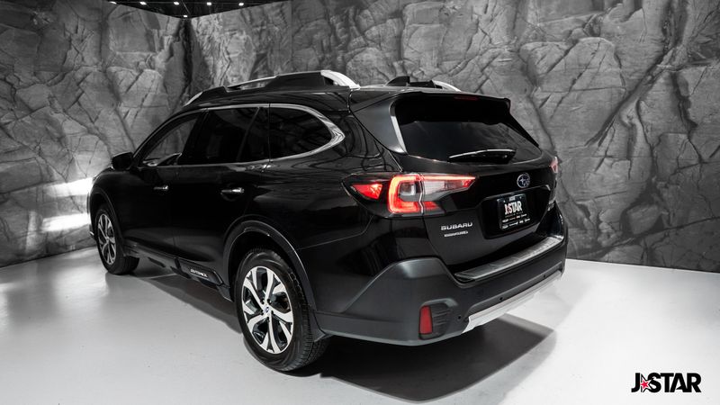 2022 Subaru Outback Touring photo 14