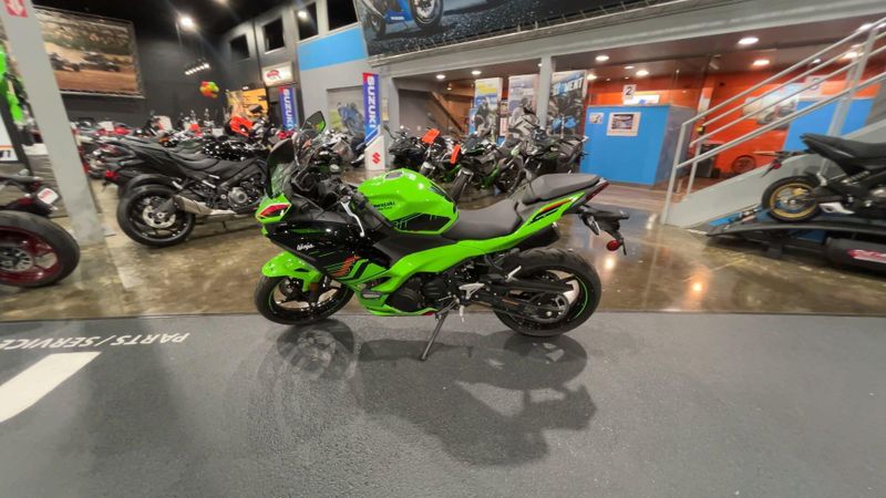 2024 Kawasaki NINJA 500 KRT EDITION SE ABS  in a LIME GREEN/EBONY exterior color. Del Amo Motorsports of Redondo Beach (424) 390-7811 delamomotorsports.com 