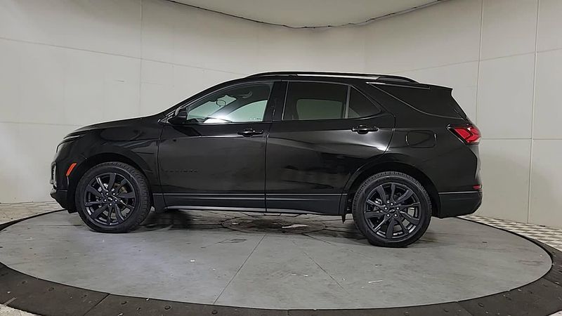 2024 Chevrolet Equinox RS photo 2
