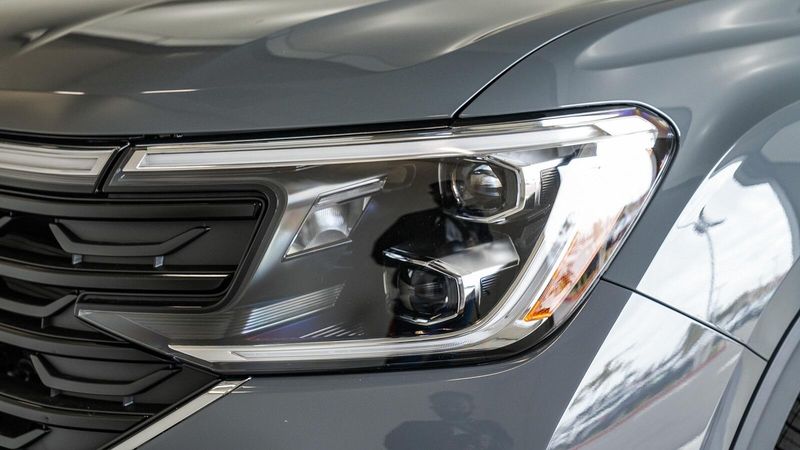 New 2025 Volkswagen Atlas 2.0T SEL Premium R-LineImage 7