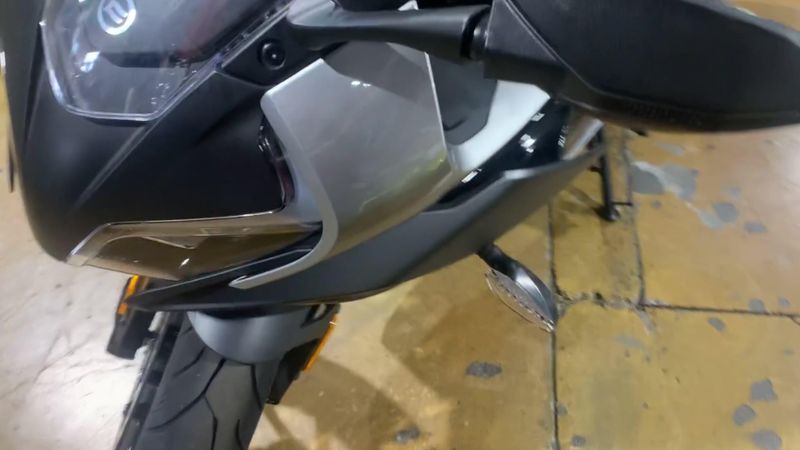New 2025 CFMOTO 300SS Image 6