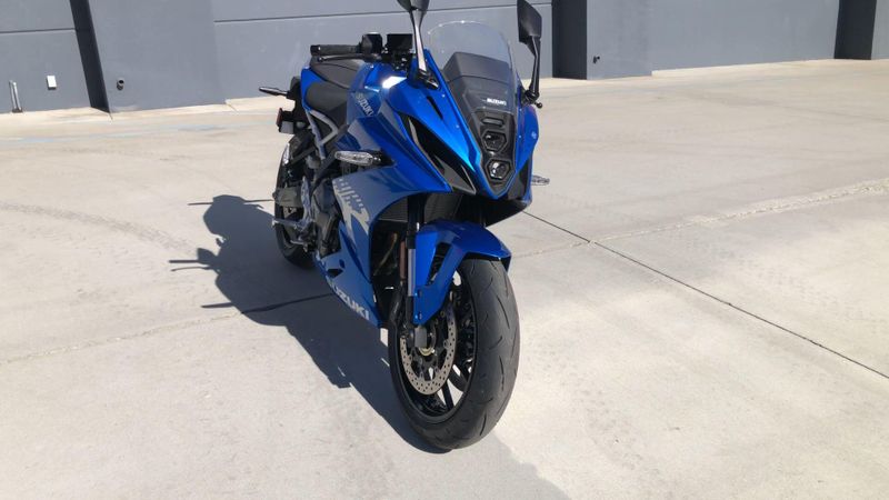 New 2026 Suzuki GSX-8R Image 3