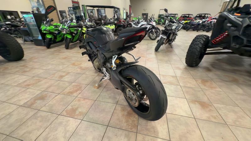 Used 2021 Ducati STREETFIGHTER V4S Image 7