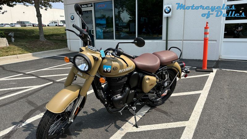2023 Royal Enfield Classic 350  in a Signals Desert Sand exterior color. Motorcycles of Dulles 571.934.4450 motorcyclesofdulles.com 