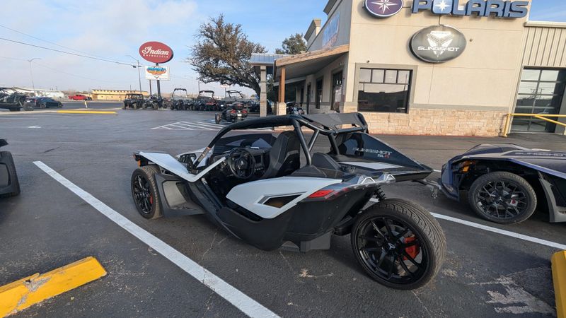 2024 Polaris SLINGSHOT SLR MANUALImage 4