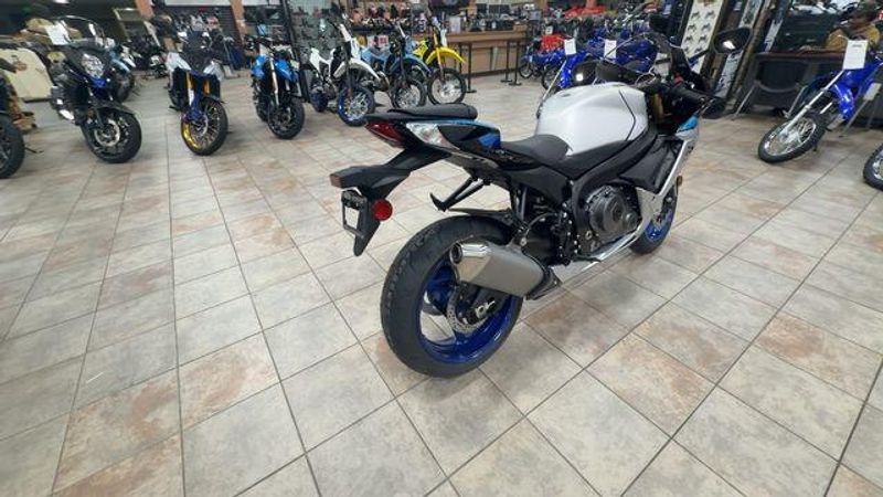 New 2026 Suzuki GSX-R750 Image 4