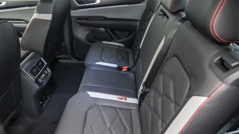 New 2025 Volkswagen Atlas 2.0T Peak EditionImage 19