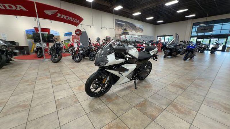 Used 2025 CFMOTO 300SS CF300-5US Image 4