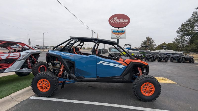 2025 Polaris RZR PRO S 4 ULTIMATE ORANGE RUST AND ZENITH BLUEImage 2