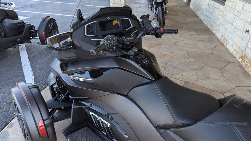 2022 Can-Am SPYDER BASEImage 14