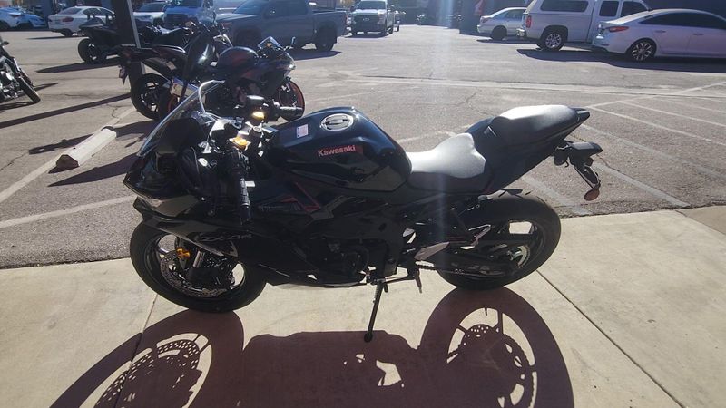 New 2026 Kawasaki NINJA ZX-4R ABS Image 8