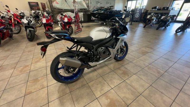 New 2026 Suzuki GSX-R600 Image 4