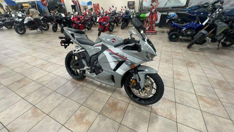 New 2026 Honda CBR600RR Image 6