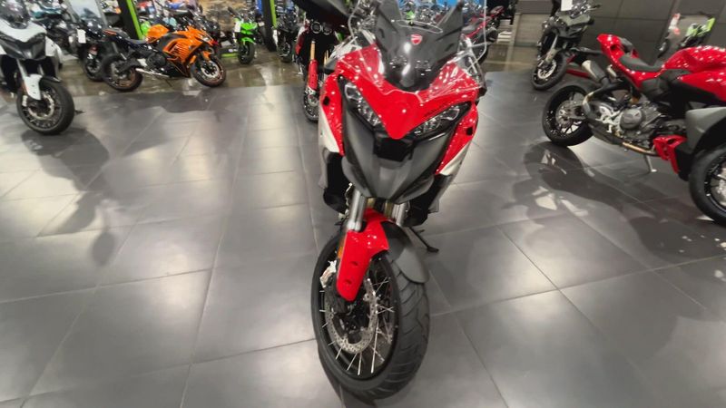 New 2025 Ducati MULTISTRADA V4 RALLY TRAVEL & RADAR SPOKED WHEELS Image 3