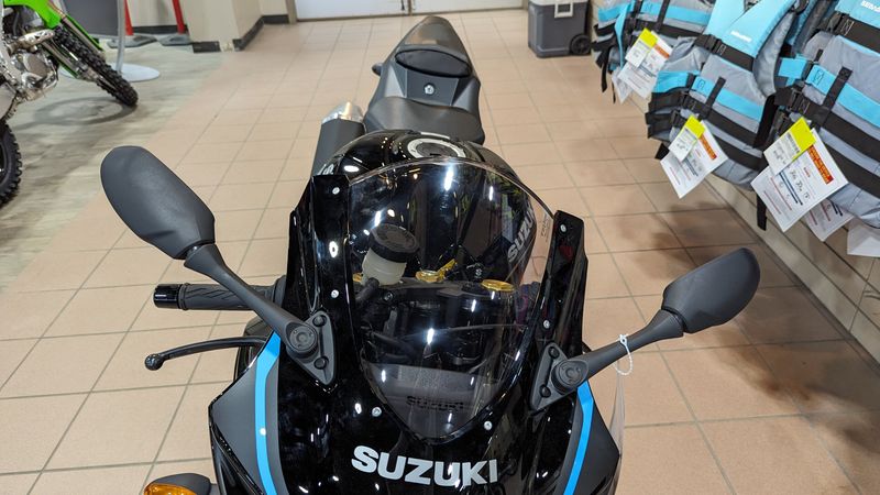 2024 Suzuki GSXR 1000Image 11