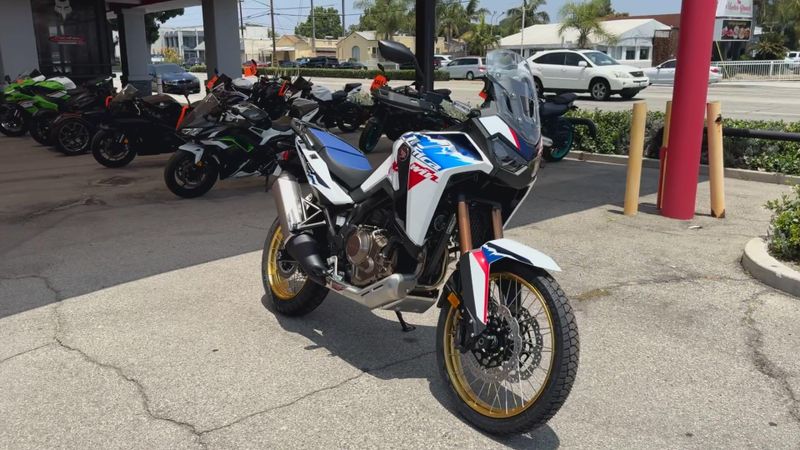 New 2026 Honda AFRICA TWIN DCT Image 2