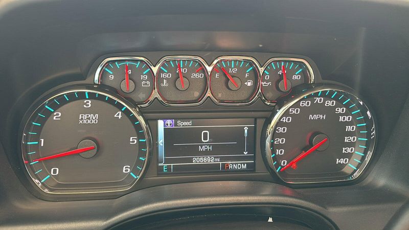 2016 Chevrolet Silverado 1500 High CountryImage 10