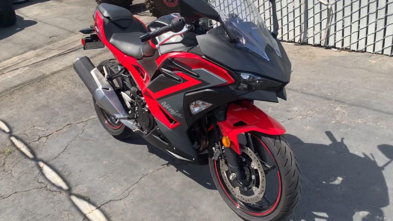 Used 2025 Kawasaki Ninja 500 ABS Image 7