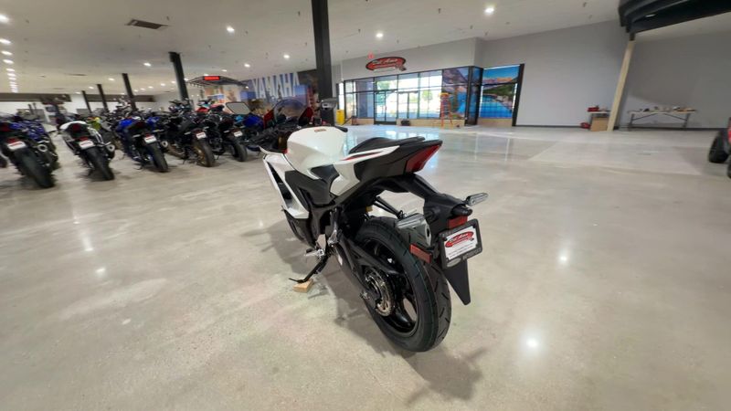 New 2026 Yamaha YZF-R3 ABS Image 2