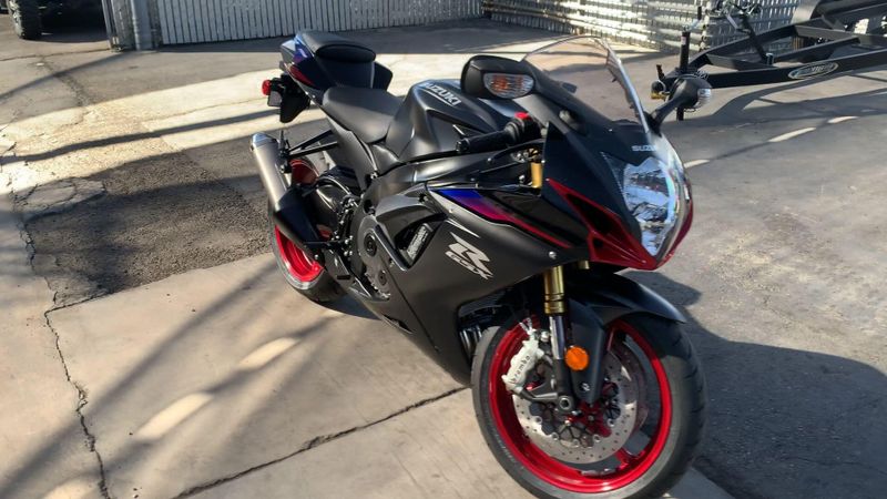 New 2026 Suzuki GSX-R750 Image 3