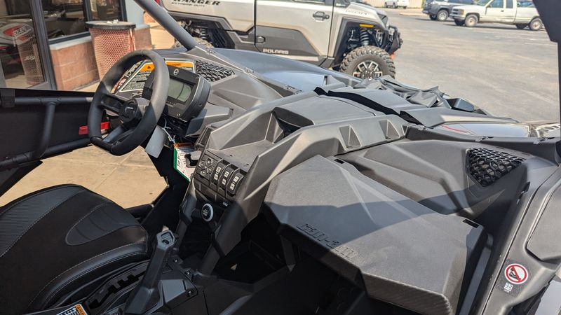 2025 Can-Am MAVERICK MAX XDS 64 TURBO RR TRIPLE BLACKImage 12