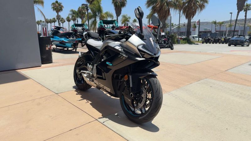 2025 CFMOTO 675SS Image 2