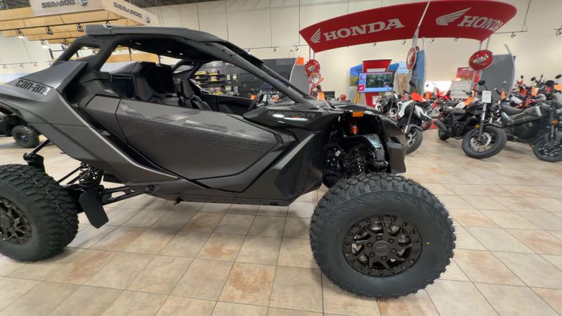 New 2026 Can-Am MAVERICK R X RS WITH SMART-SHOX 999T DCT Image 2