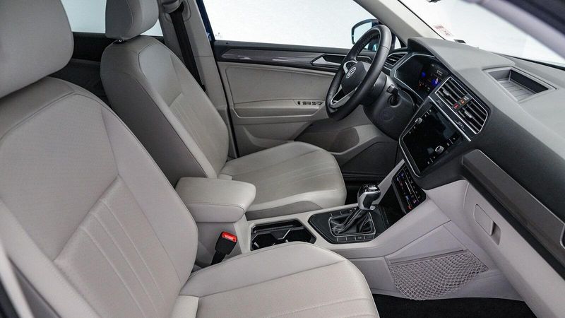 2023 Volkswagen Tiguan 2.0T SEImage 16