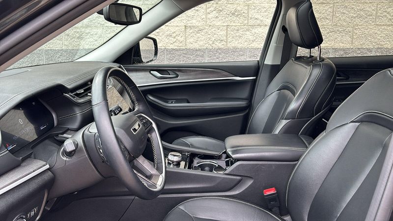 2022 Jeep Grand Cherokee Limited photo 7