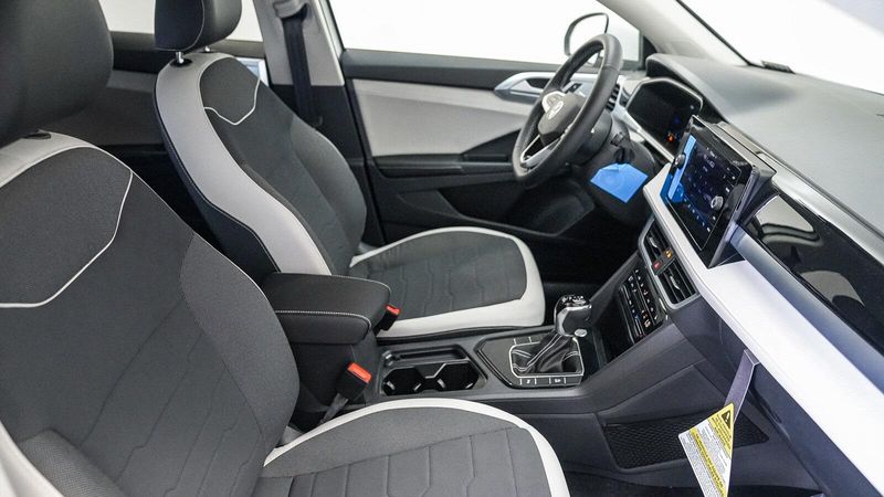 New 2025 Volkswagen Taos 1.5T SEImage 17
