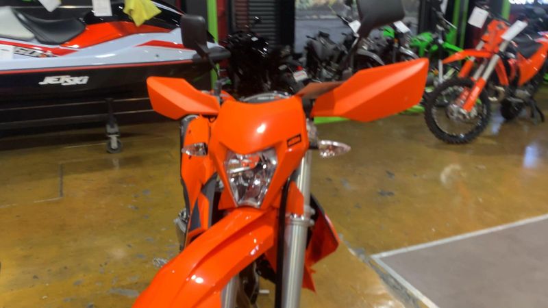 2025 KTM 500 EXC-F Image 2