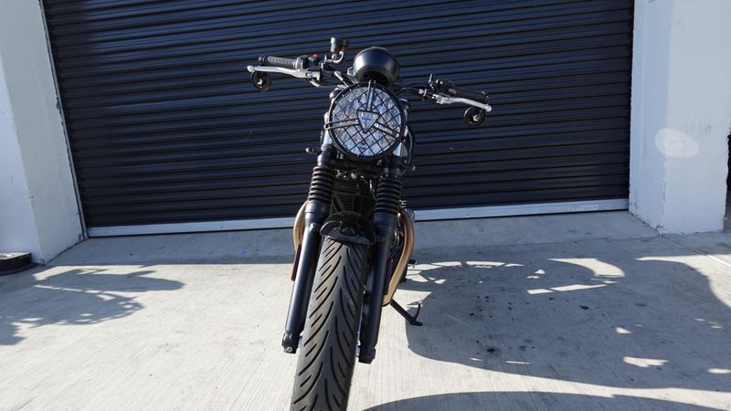 Used 2024 Triumph Speed Twin 900 Euro 5a Stealth Edition