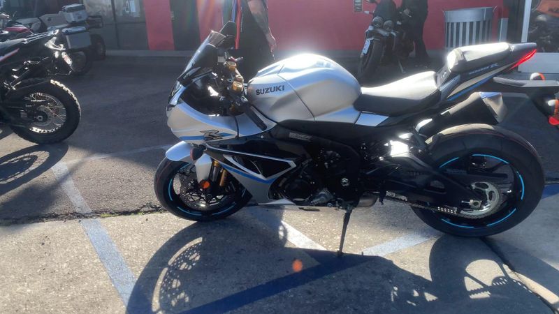 New 2025 Suzuki GSX-R1000R Image 6