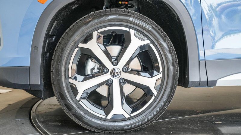New 2025 Volkswagen Tiguan 2.0T SEImage 10