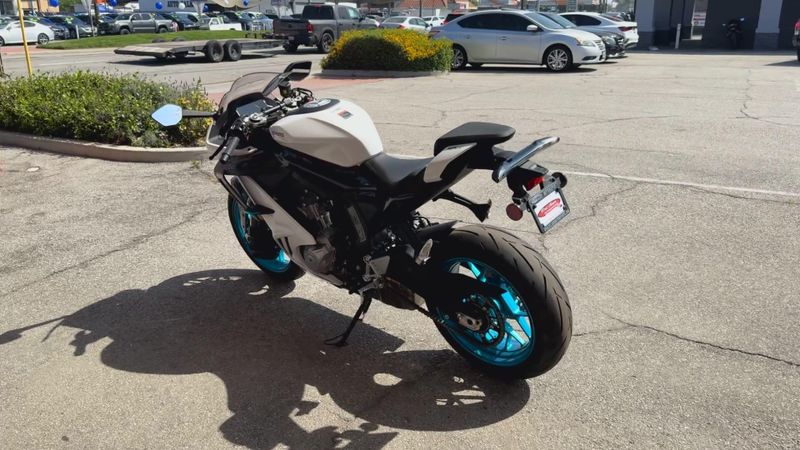 New 2026 CFMOTO 675SS Image 2