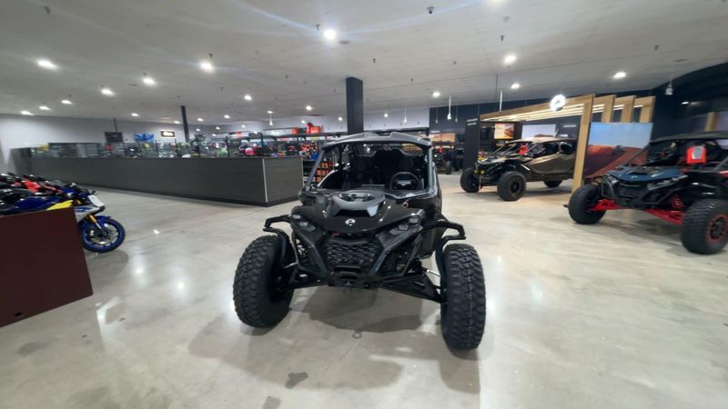 New 2026 Can-Am MAVERICK R MAX X RS 999T DCT Image 9
