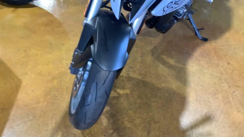 New 2024 Suzuki GSX-8S Image 5