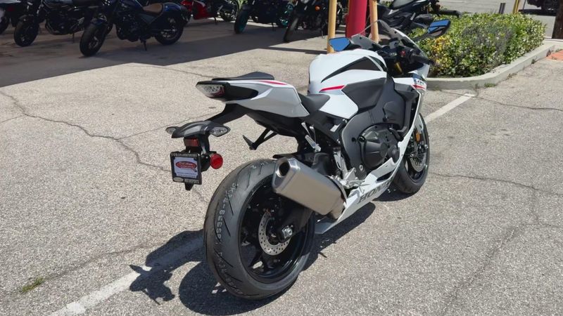 New 2027 Honda CBR1000RR Image 4