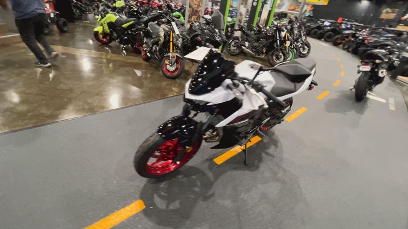 New 2026 Kawasaki Z500 SE ABS Image 4