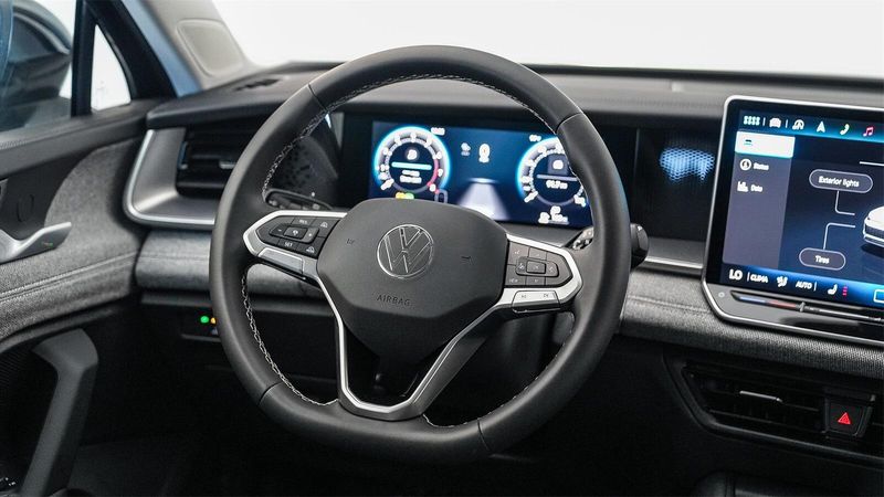 New 2025 Volkswagen Tiguan 2.0T SImage 16