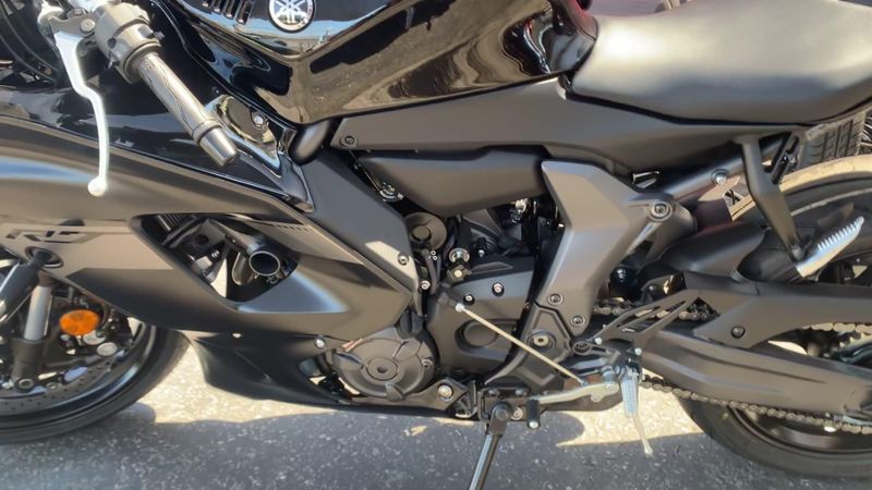 New 2025 Yamaha YZF-R7 Image 7