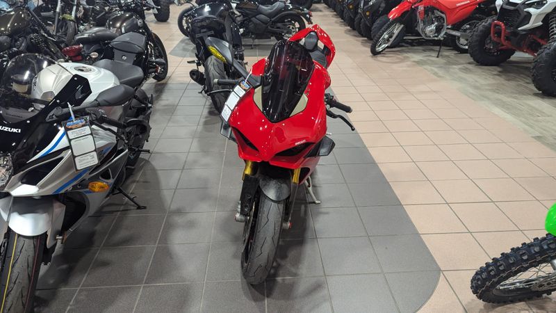 2019 DUCATI PANIGALE V4 S in a RED exterior color. Family PowerSports (877) 886-1997 familypowersports.com 